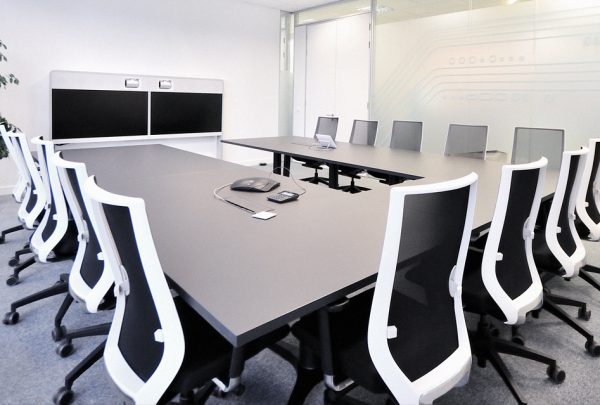 sala-juntas-sillas-eben-respaldo-blanco sala-juntas-sillas-eben-respaldo-blanco