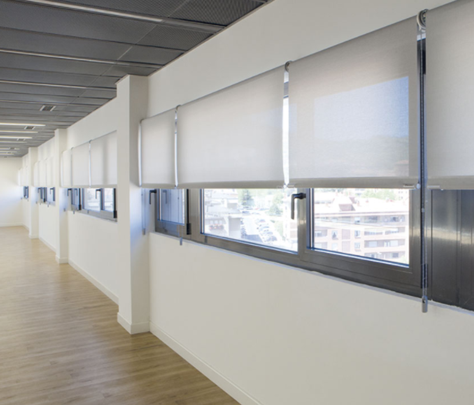 Cortinas y persianas — CORTINA ENROLLABLE 01