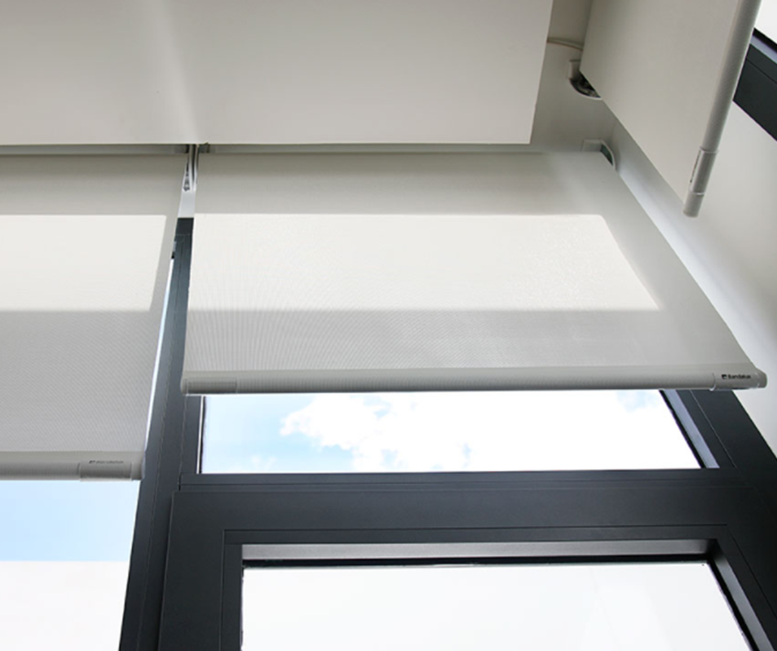 Cortinas y persianas — CORTINA ENROLLABLE 02
