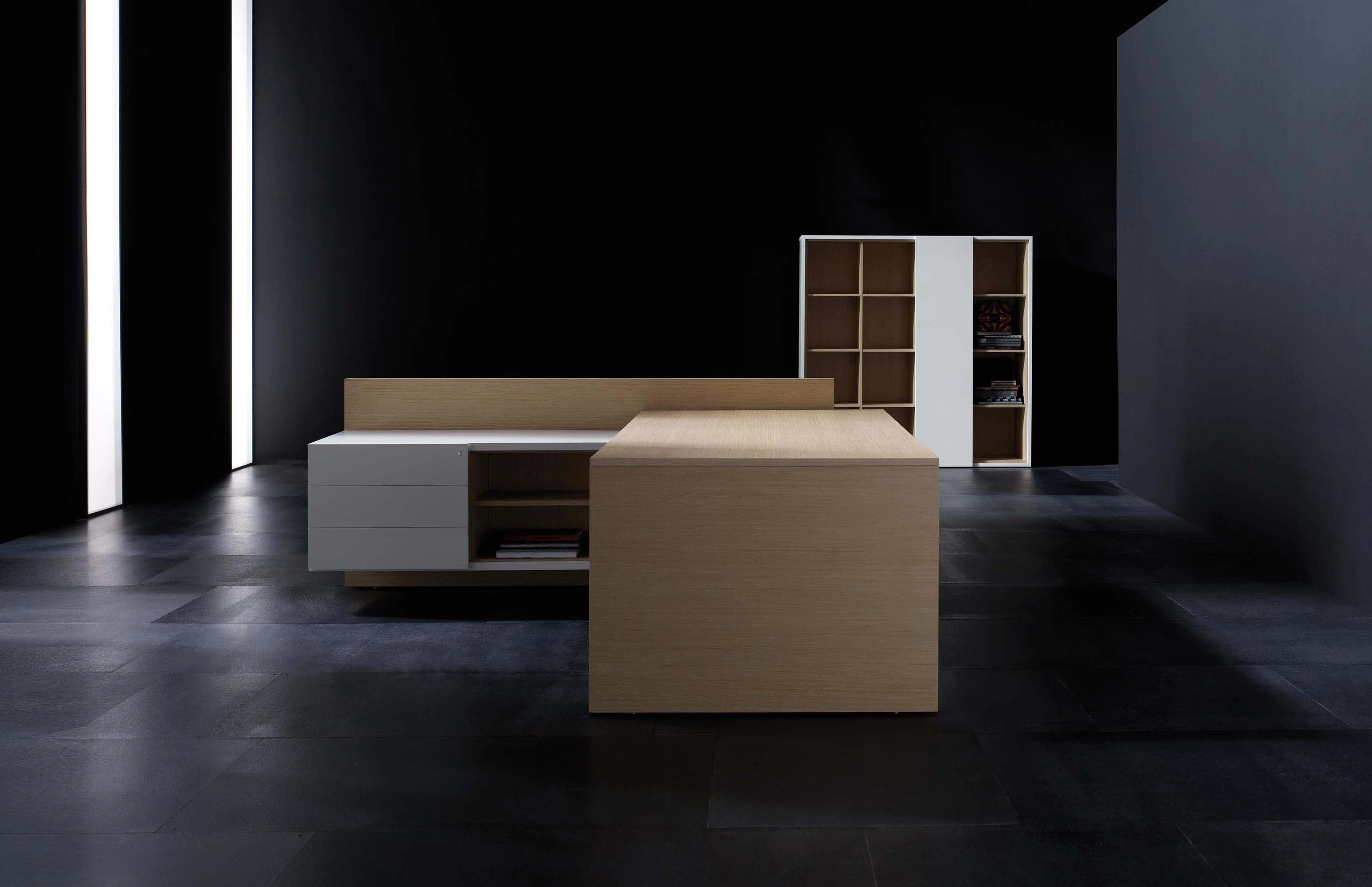 Mesas de oficina — VEKTOR LEG WALL 01