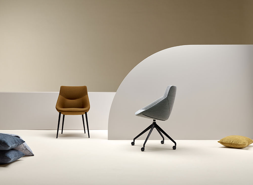 Sillas confidentes — BOW CHAIR 001